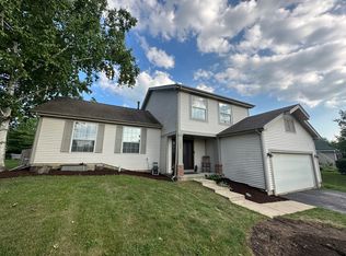 1005 Oak Ridge Dr, Streamwood, IL 60107