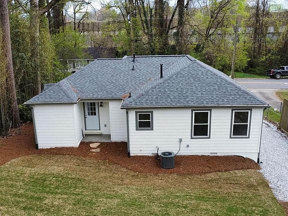 2nd image of 1433 Blanche Dr SE