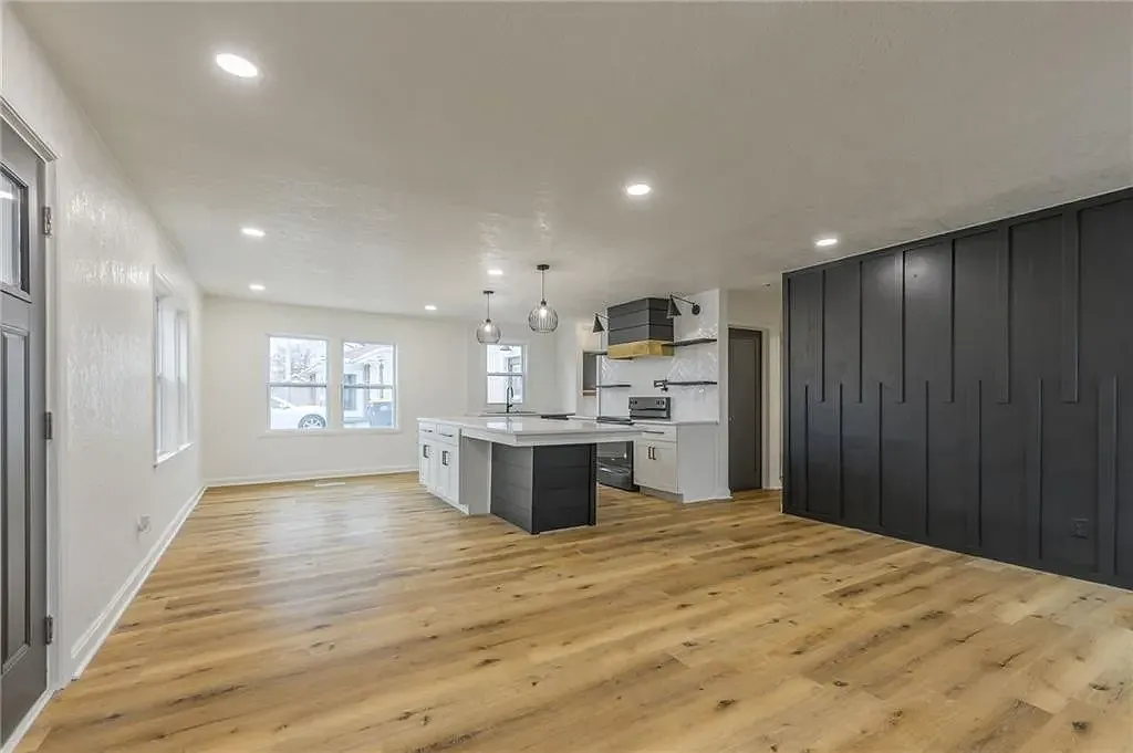 3 bed, 1560 sqft, $2,000 — Photo 4