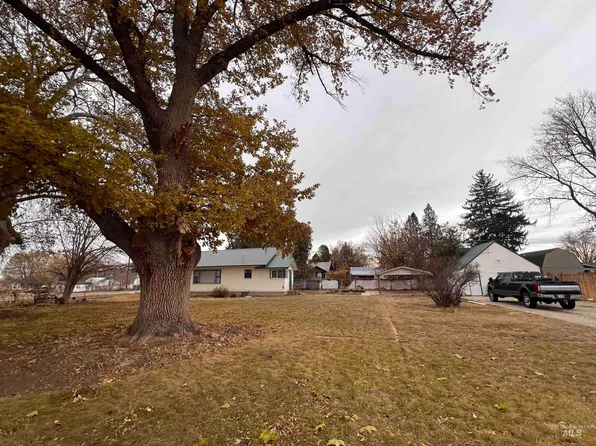 371 N 1st St E, Homedale, ID 83628