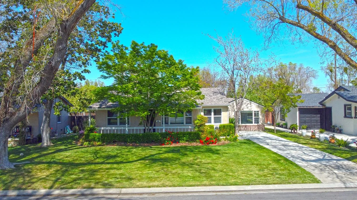 2031 Roble Ave photo 1