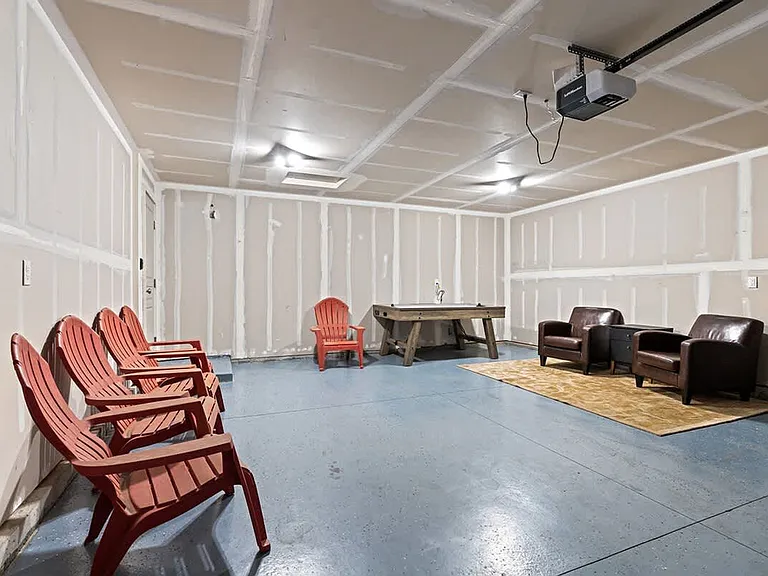 Building's Lounge
