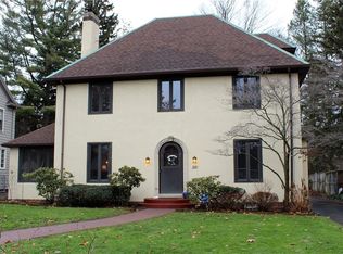 324 Oakdale Dr, Rochester, NY 14618