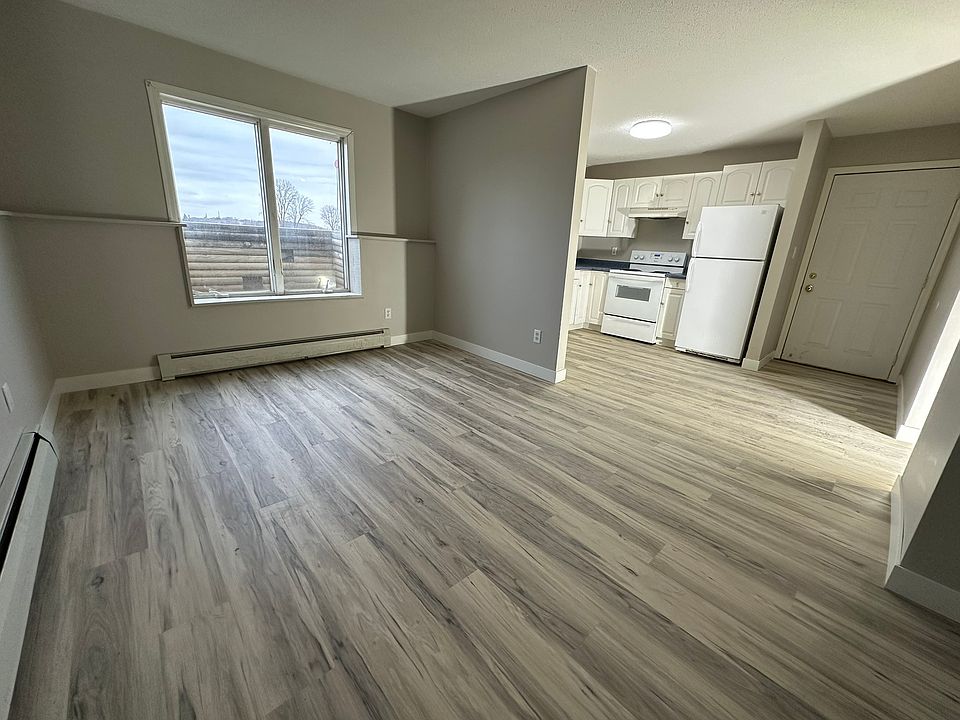 1st image of 1095 6th St APT 4