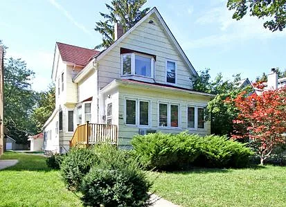 141 Prairie Ave photo 1