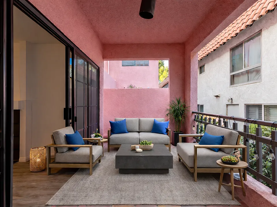 Virtual staged
Private patio