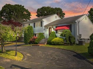 35 Benjamin Ave, Cranston, RI 02920