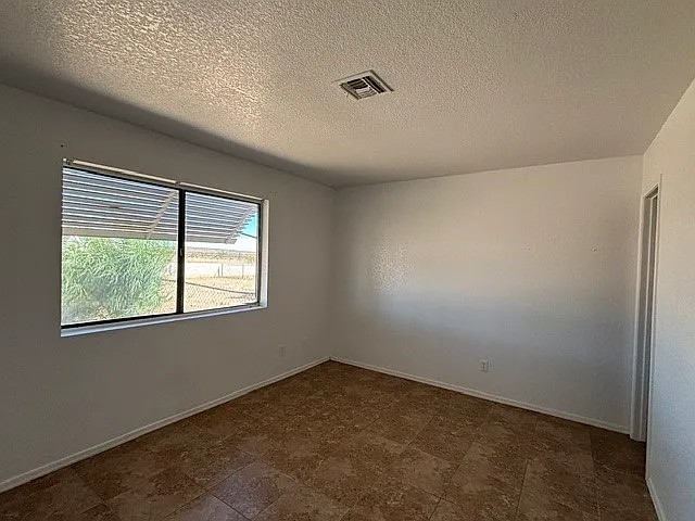 2700 W Shauna Dr — Photo 9