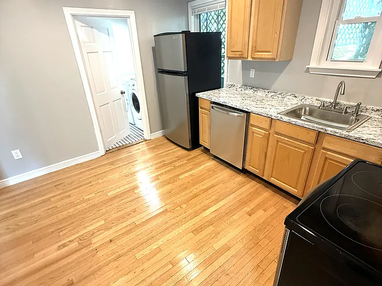 51 Reed St #1L — Photo 9