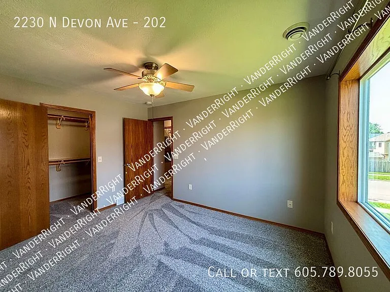 2230 N Devon Ave #202 — Photo 8