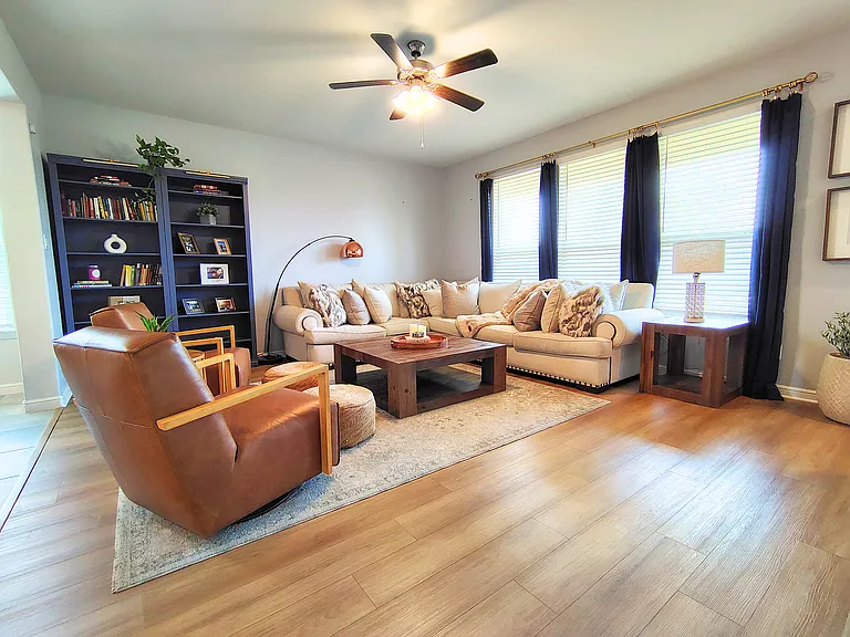 423 Regatta Ln — Photo 8
