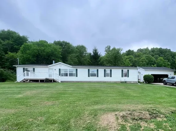 5505 Center Rd, Philo, OH 43771