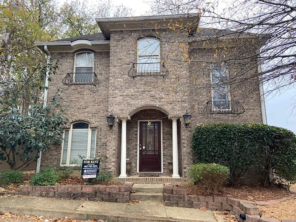 118 Falls Grove Dr
