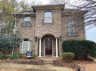 118 Falls Grove Dr, Oxford, MS 38655