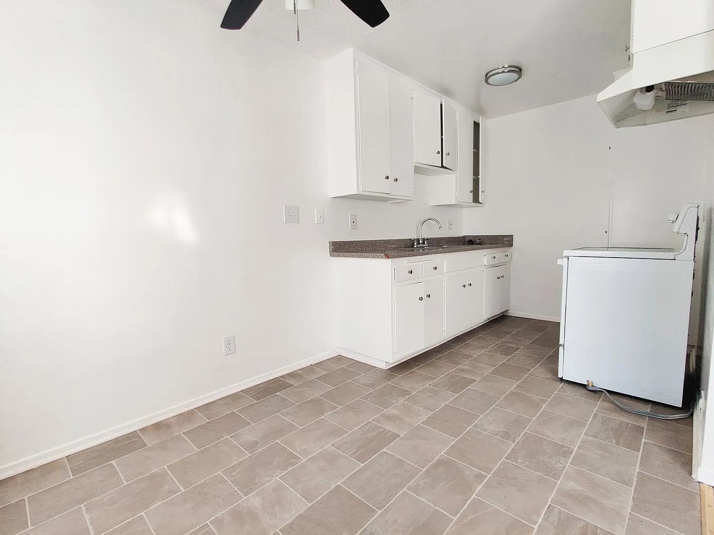 8351 Northgate Garden - Tragocon, LLC — Photo 2