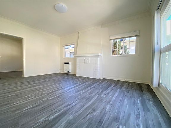 2nd image of 133 S Saint Andrews Pl #4