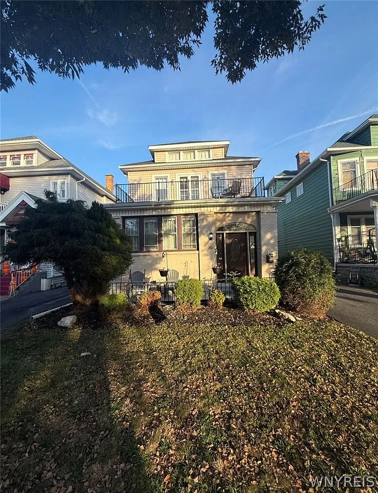 2 bed, 1.0 bath, 2748 sqft, $1,500 — Photo 1