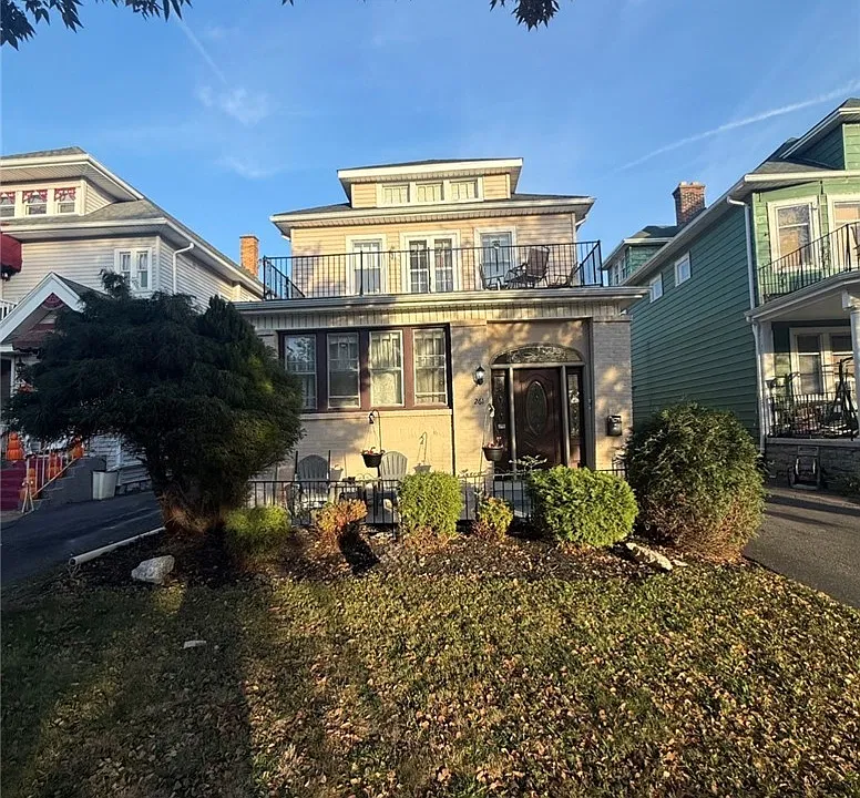 261 Sterling Ave