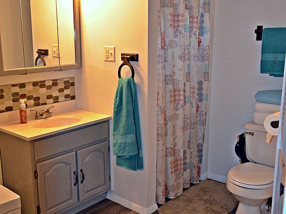 5th image of 725 Widener Ln