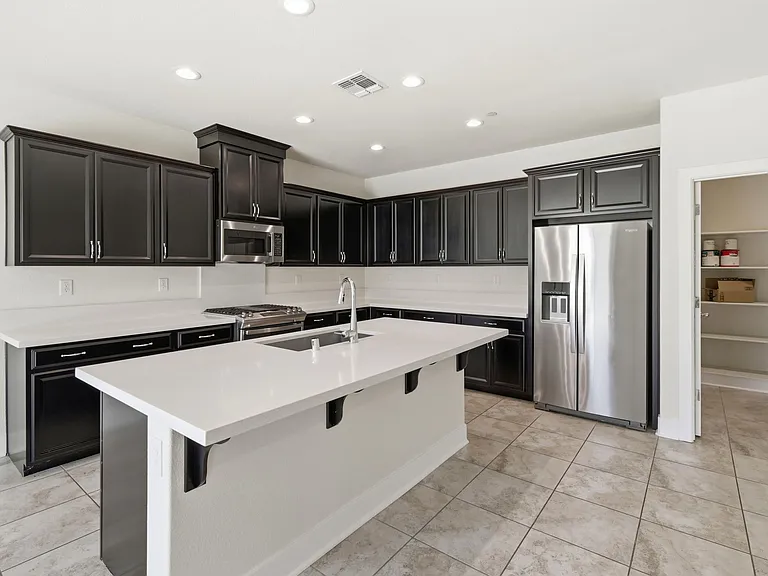 761 Hydrangea Dr — Photo 6