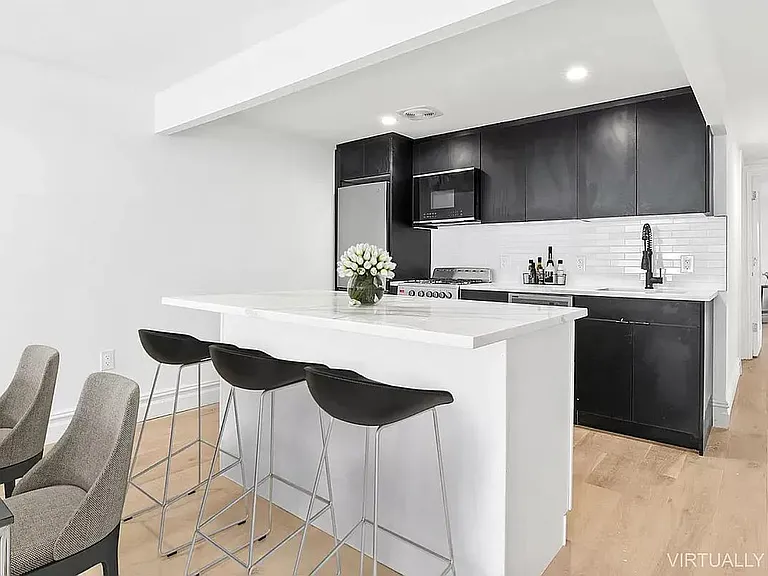 43 Van Buren St #1 — Photo 4