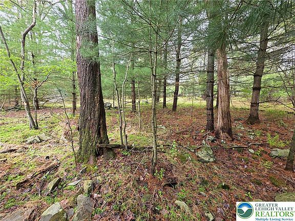 4th image of 475 Craigs Meadow Rd