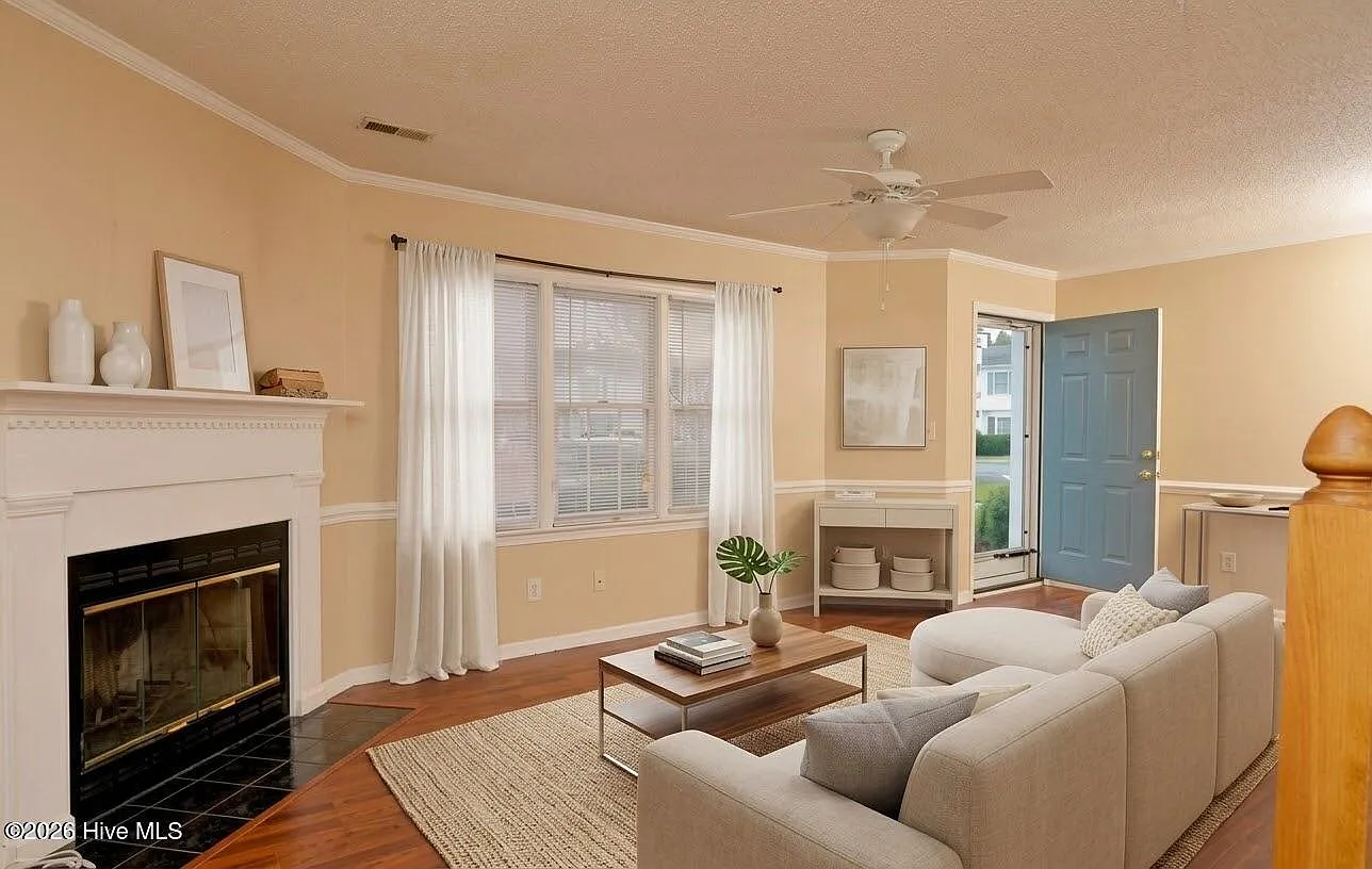 3 bed, 2.5 bath, 1453 sqft, $1,275 — Photo 3