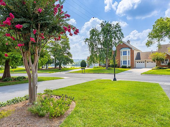 5th image of 1516 Heritage Landing Dr