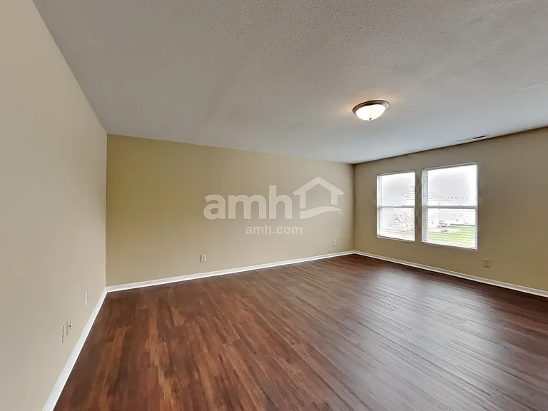 10522 McClain Dr — Photo 8