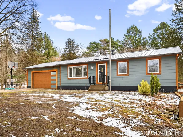 10816 168th Ave, Grand Haven, MI 49417