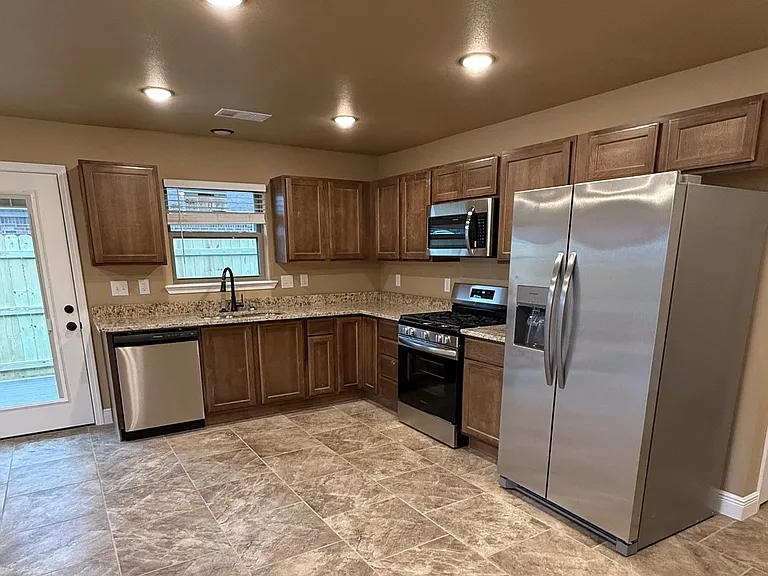3127 N Old Missouri Rd — Photo 4