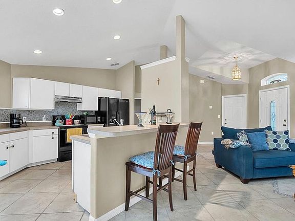2nd image of 36 Dorset Dr