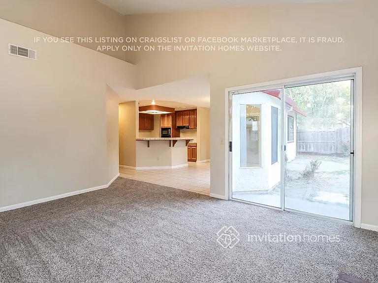 710 Jonquil Dr — Photo 3