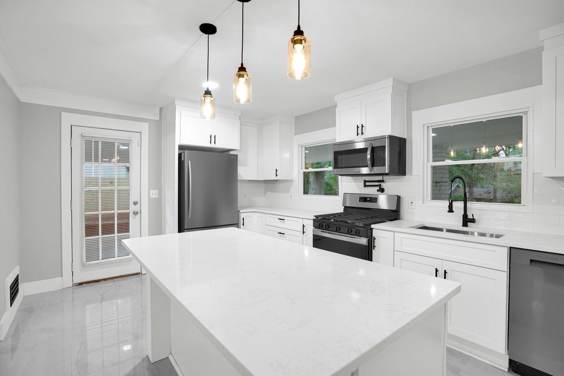 next background image