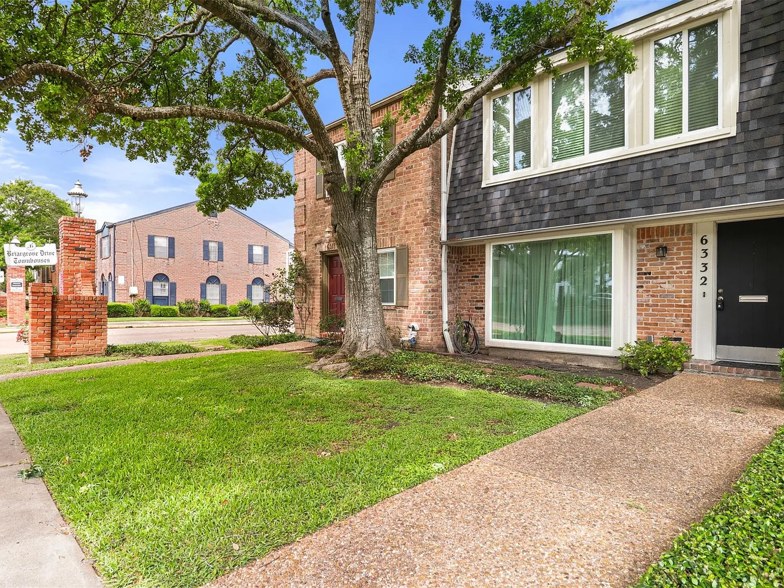 2 bed, 1.5 bath, 1520 sqft, $1,925 — Photo 2