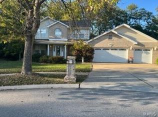 4400 Paddock Point Dr, Florissant, MO 63033