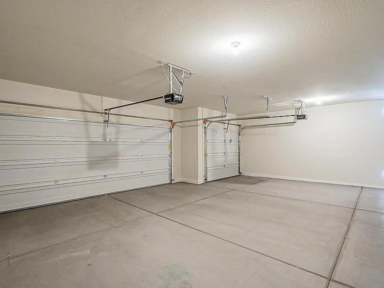 30738 W Columbus Ave — Photo 26