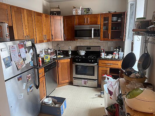 2nd image of 640 W 171st St #61