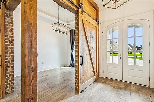 4 bed, 3.0 bath, 2390 sqft, $3,500 — Photo 3