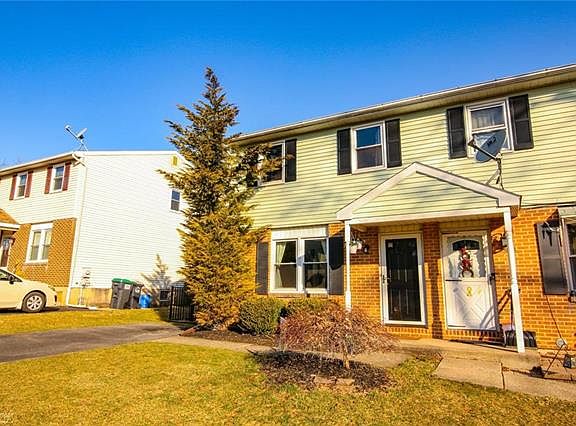 3rd image of 3041 Clifton Ave