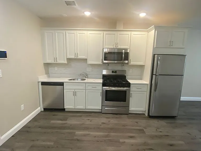 191 N Common St — Photo 9