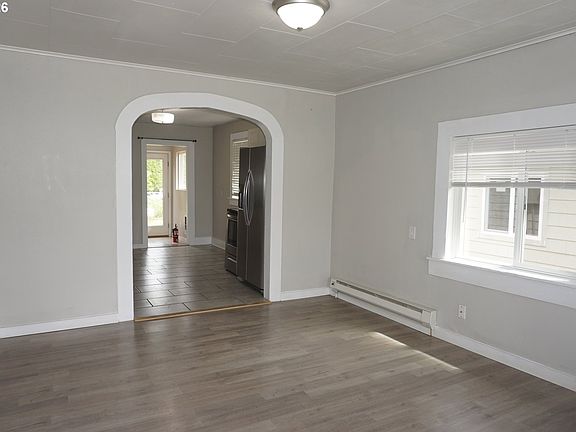 4th image of 608 S 6th Ave