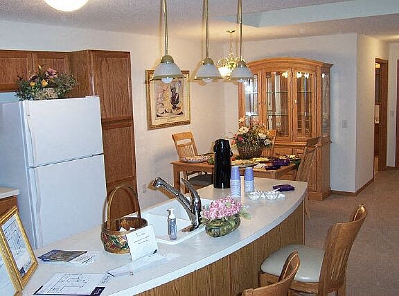3rd image of 2015 Oak Grove Ave #255