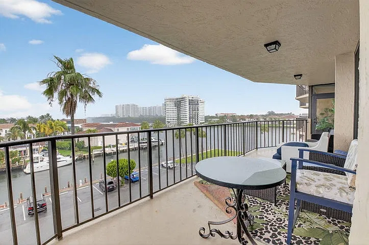 2 bed, 1315 sqft, $5,000 — Photo 1