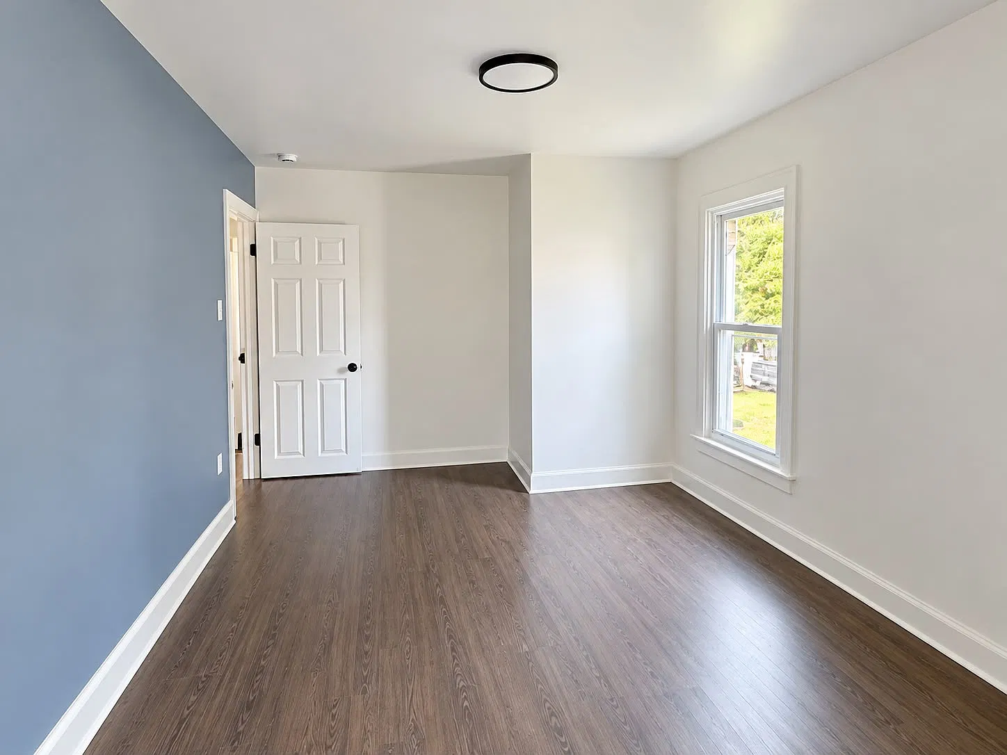 4 bed, 1.5 bath, 1204 sqft, $2,000 — Photo 2
