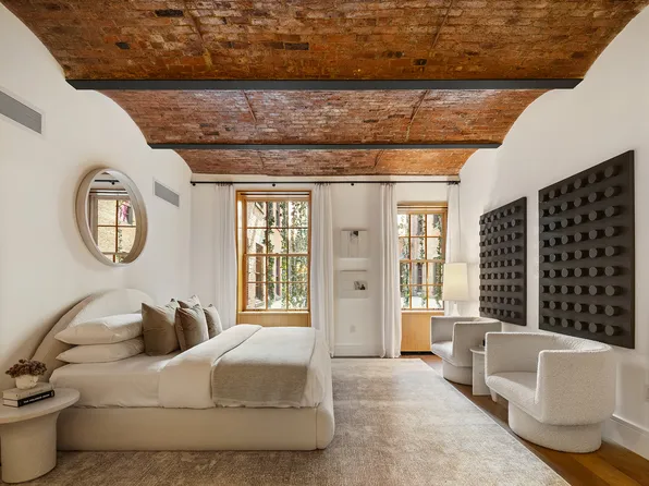 36 Bleecker Street image 8 of 19