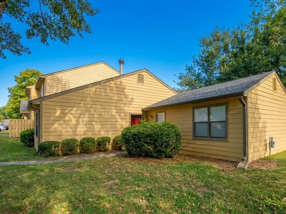 246 Mateo Walk