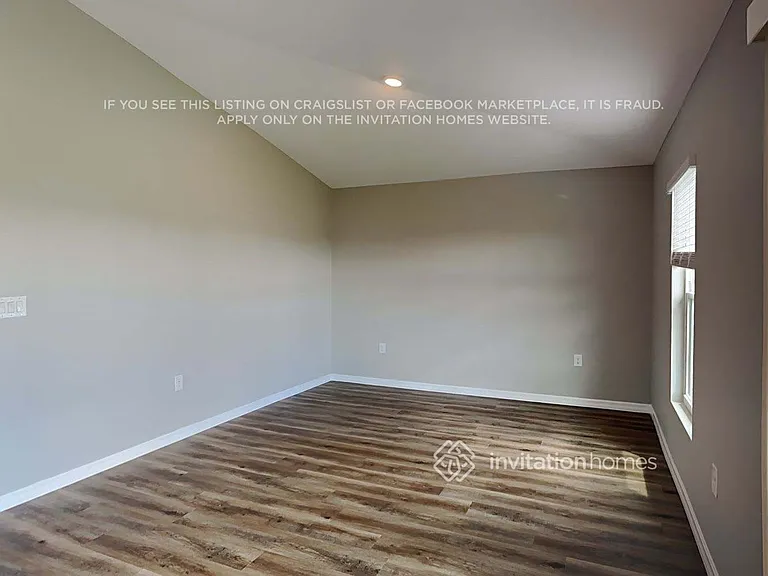 725 NW Juanita Ct — Photo 15