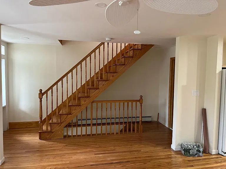 16 Louisa St — Photo 2