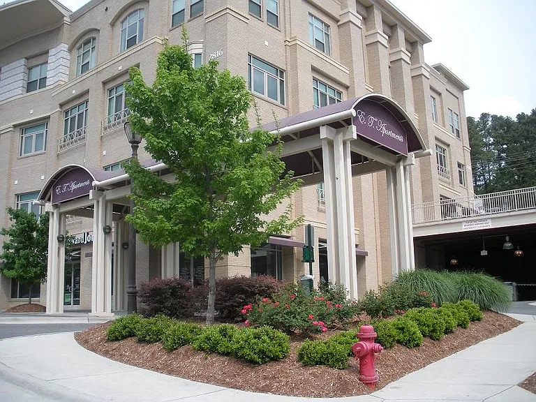 Erwin Terrace — Photo 11